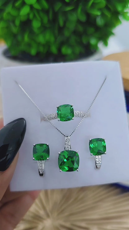 Beauty Emerald Necklace
