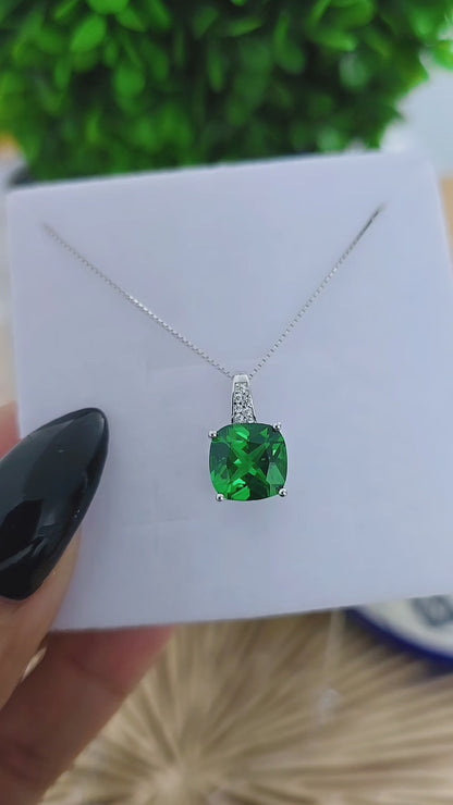 Beauty Emerald Necklace