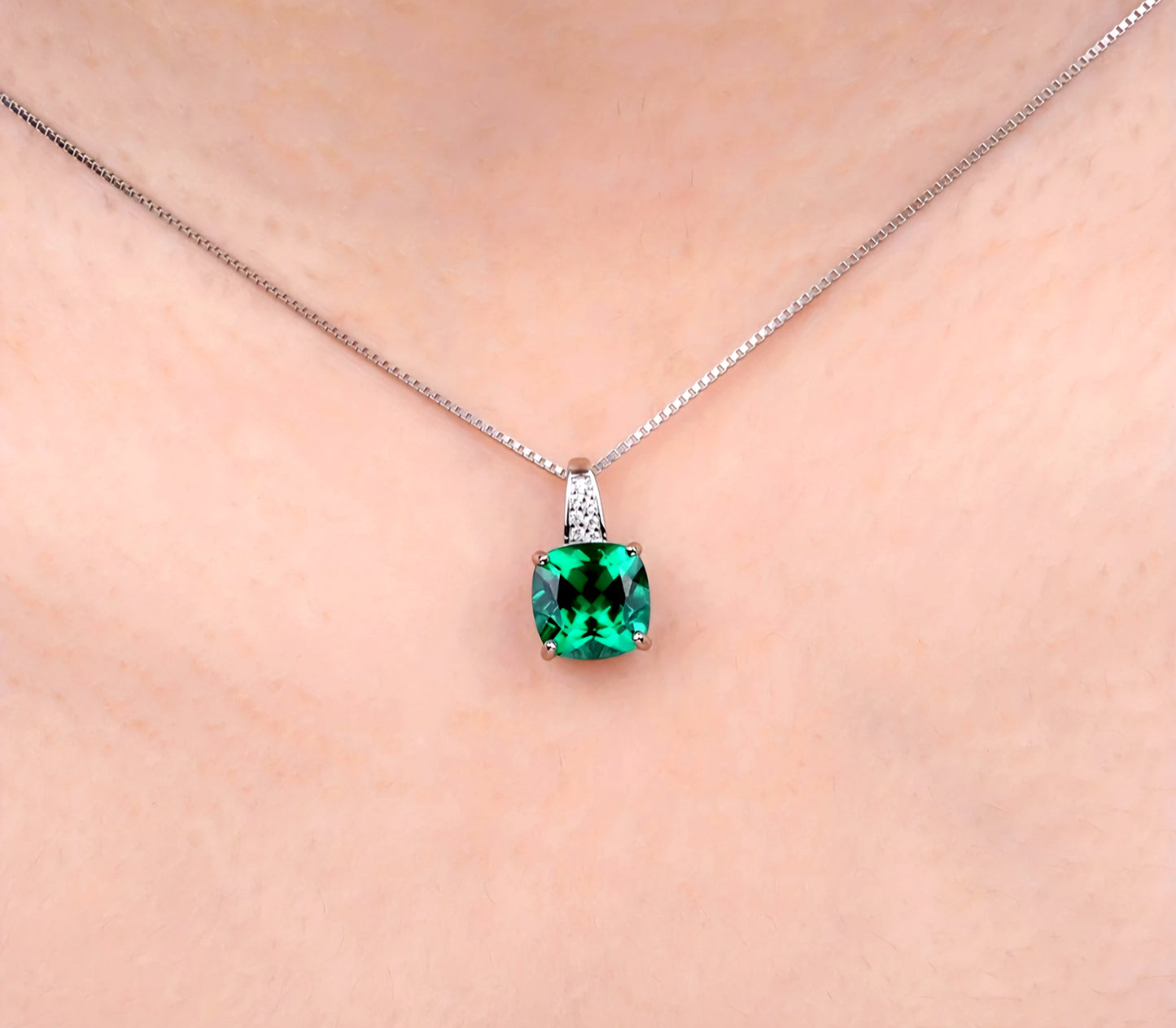 Beauty Emerald Necklace