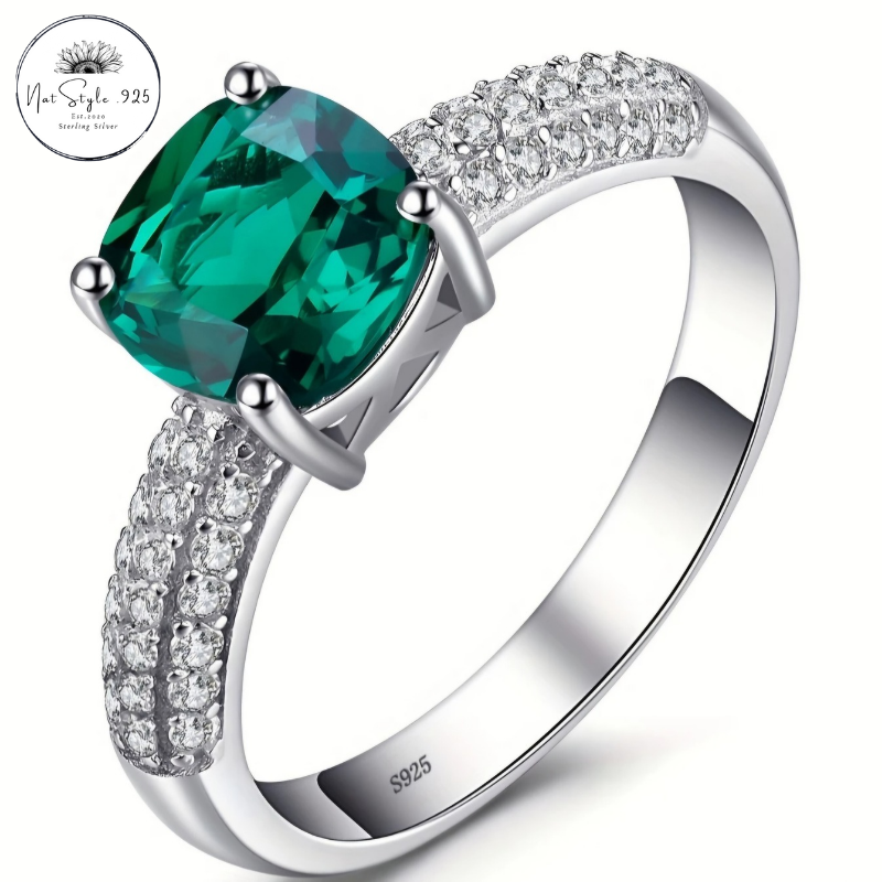 Beauty Emerald Ring