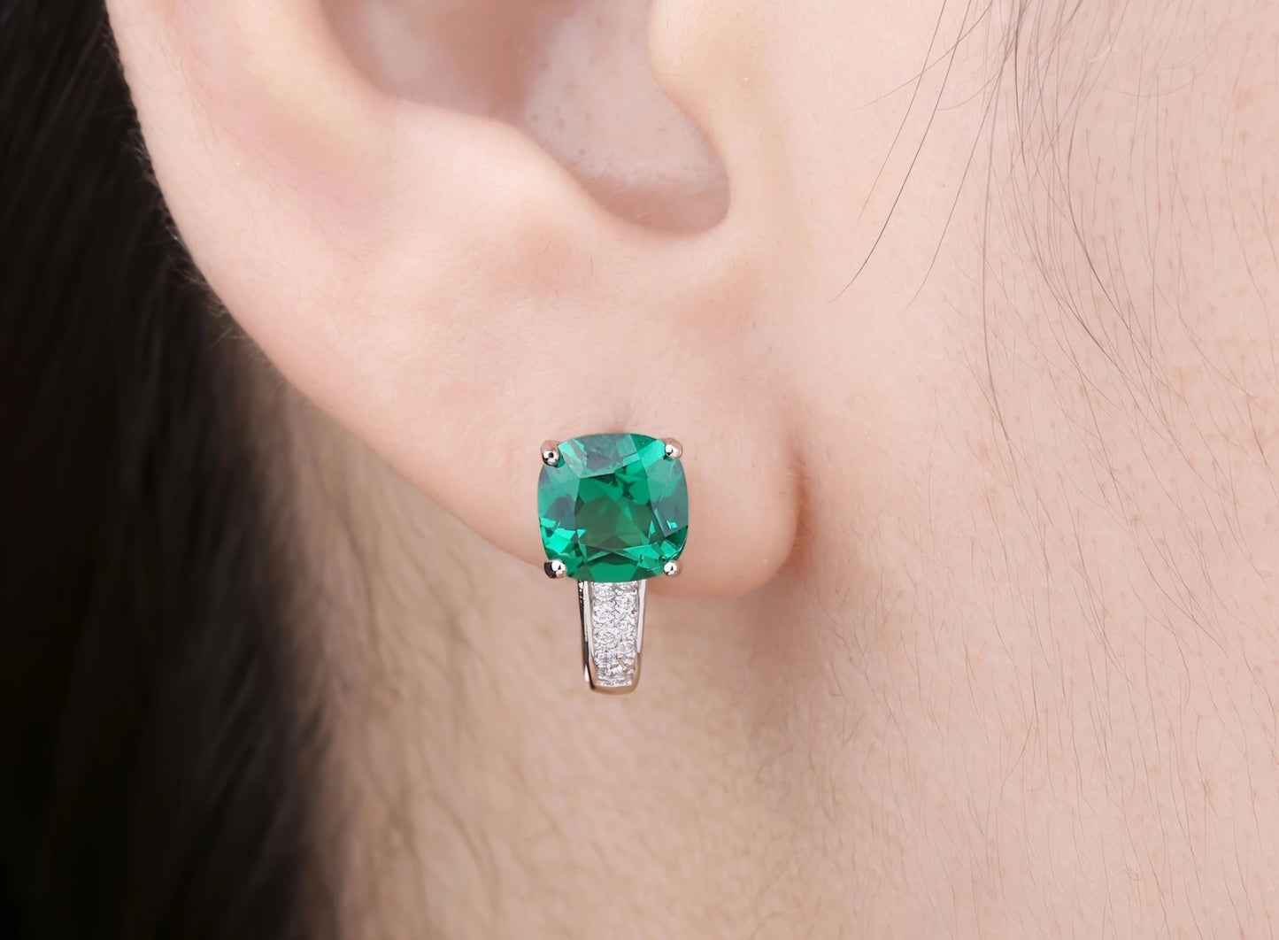 Beauty Emerald Earrings