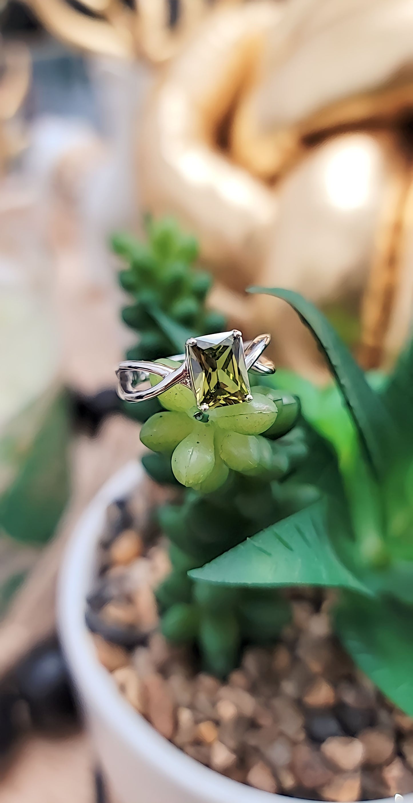 Twist Emerald Cut Peridot