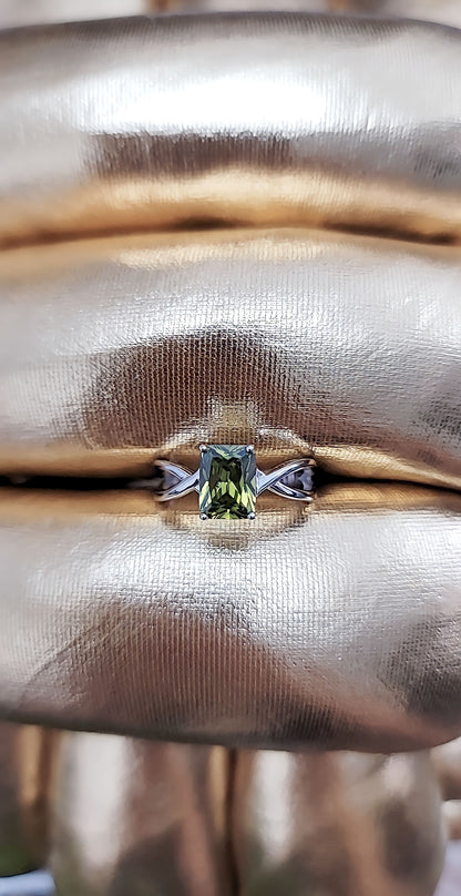 Twist Emerald Cut Peridot